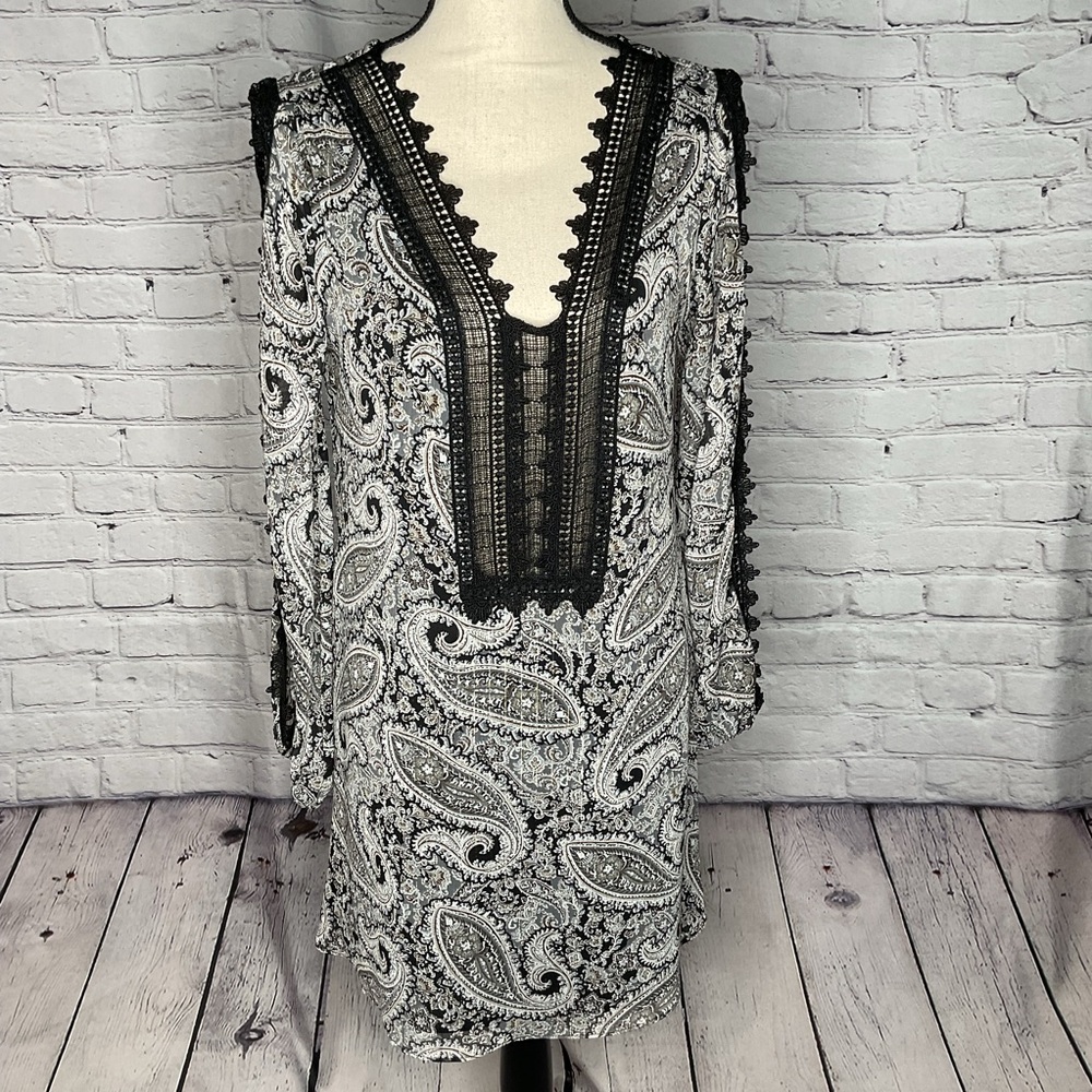 Atina Cristina Black and Gray Paisley Print Split Sleeve Dress Small NWT